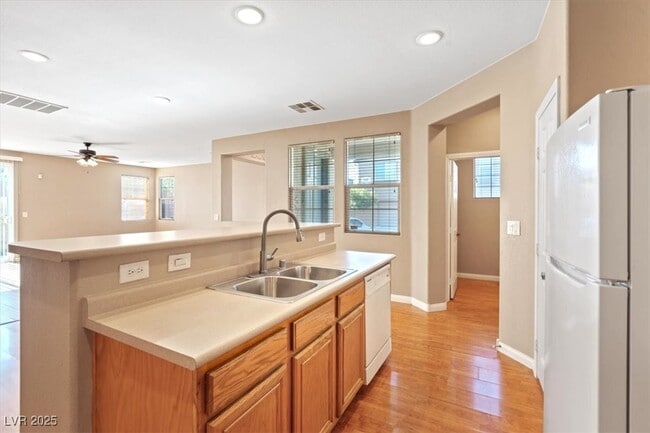 Building Photo - 6250 W Arby Ave