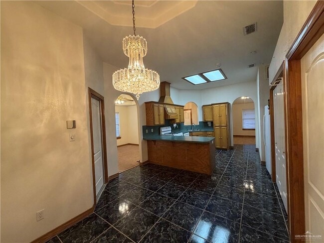 Building Photo - 25 Laurel Ave