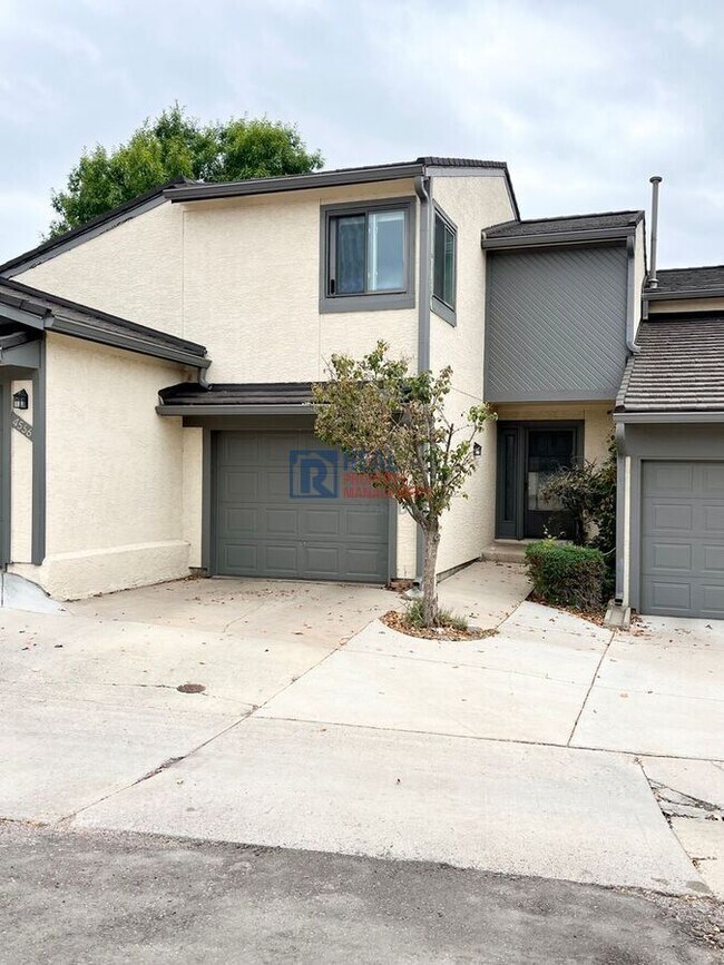 Building Photo - 4568 Excalibur Ct