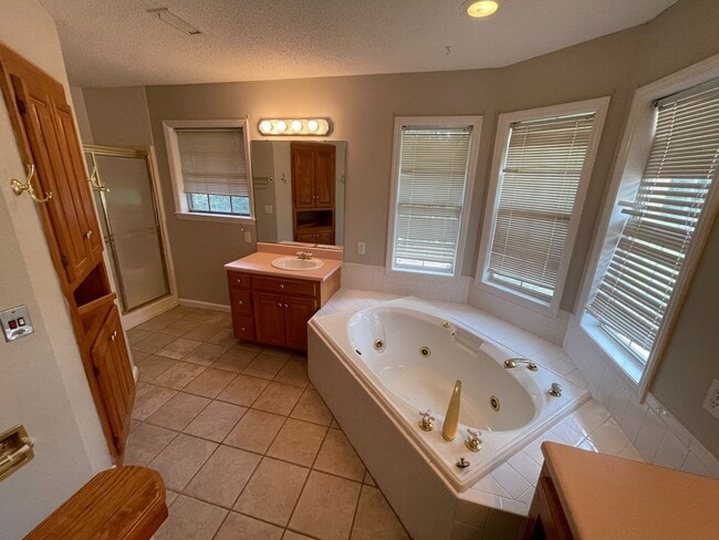 Building Photo - Shadows Acres.. New Flooring..New Paint.....