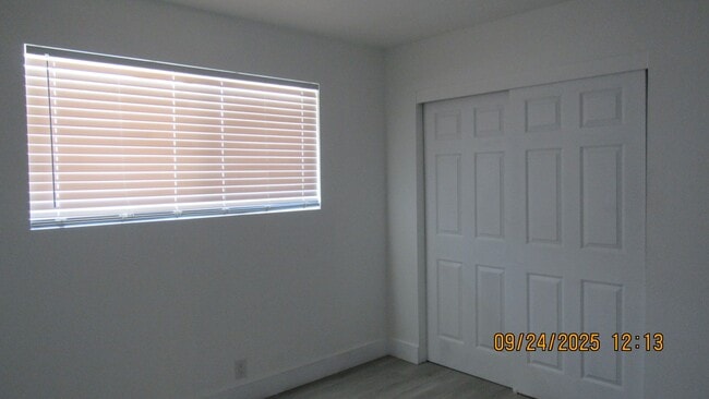 Building Photo - 3 bedroom 2 bathroom with Solar!!!!