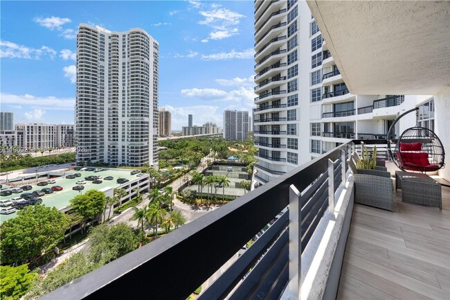 Building Photo - 3530 Mystic Pointe Dr