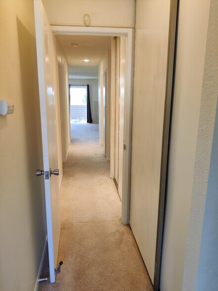 Building Photo - 12429 NE 130th Ct