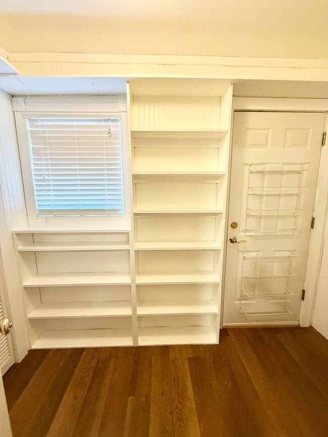 Building Photo - 284 CR 202 E