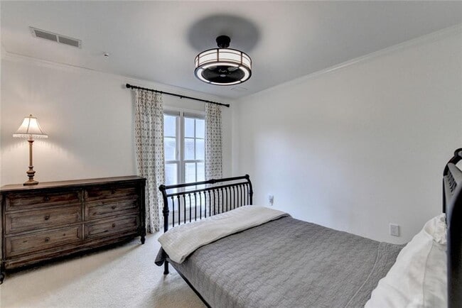 Building Photo - 2611 Briers N Dr