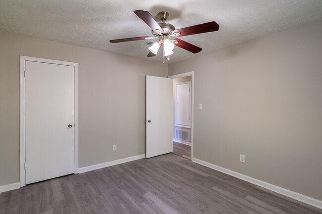 Building Photo - 406 Evans Mill Dr