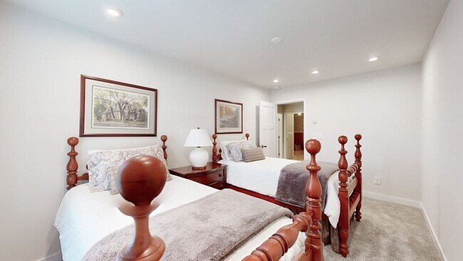 Building Photo - 3 bed, 2.5 bath Townhouse with 2 car garage AVAILABLE Soon  in Mooresville