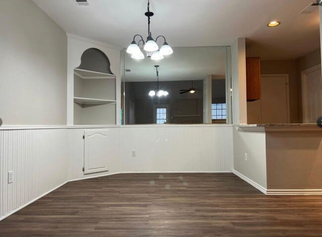 Building Photo - PRELEASING FOR FEBRUARY! 4 Bedroom near Tesla!