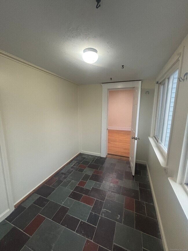 Building Photo - 85 S Burritt St