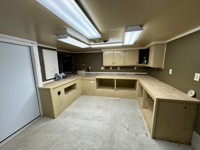 Building Photo - Very Nice 4 Bedroom 2.5 Bathroom Home in N...