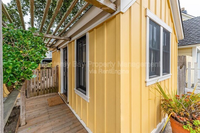 Building Photo - 759 Lighthouse Ave