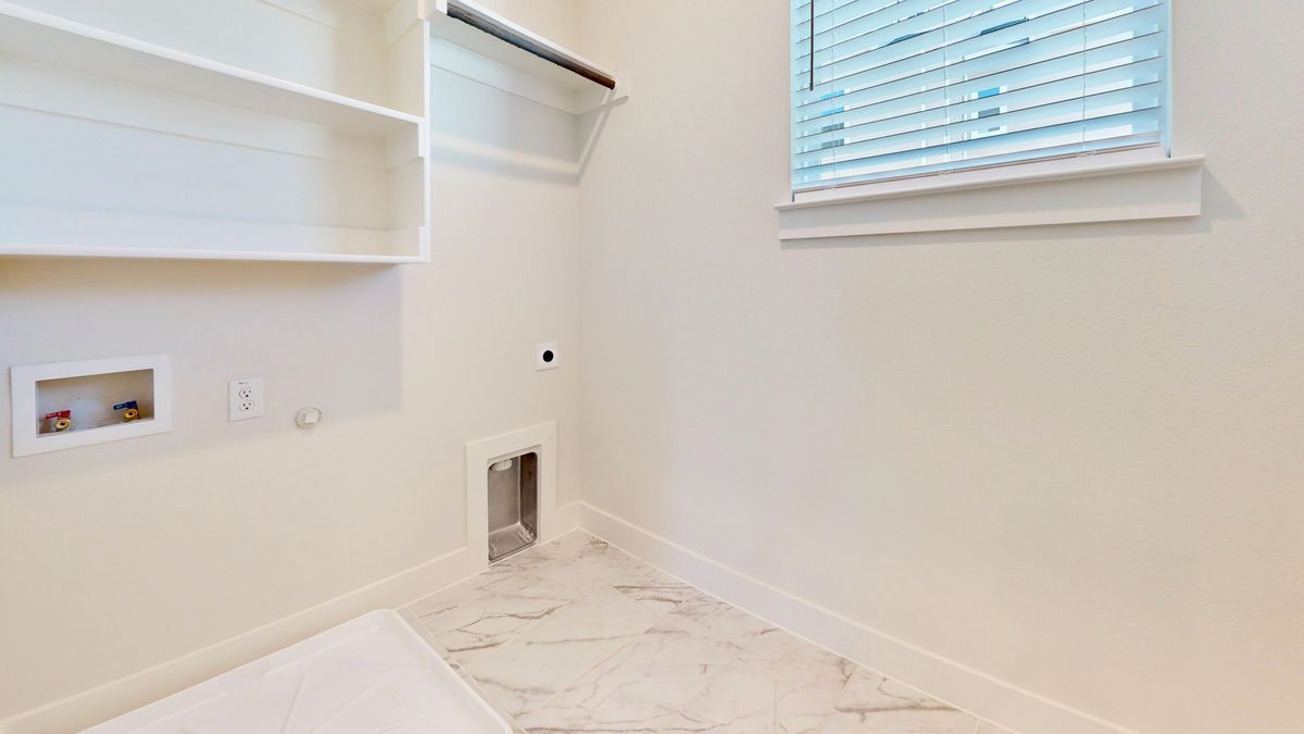 Building Photo - 833 Concan Dr