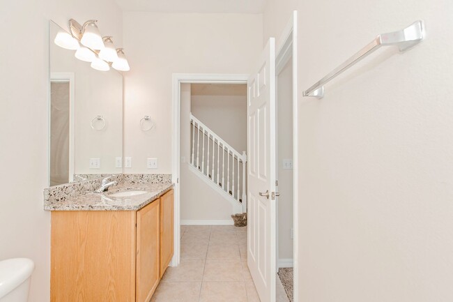 Building Photo - LEASING INCENTIVE!!!!!Gorgeous 3 Bed Townh...