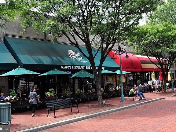 Building Photo - 989 S Buchanan St