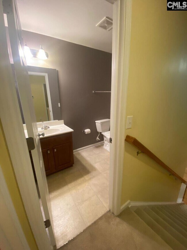 Building Photo - 137 Hammock Dr