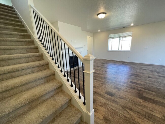 Building Photo - 4Bd/2.5Ba Gresham Home ~ Community Playgro...