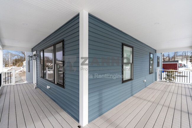 Building Photo - 24 Vernon Ave