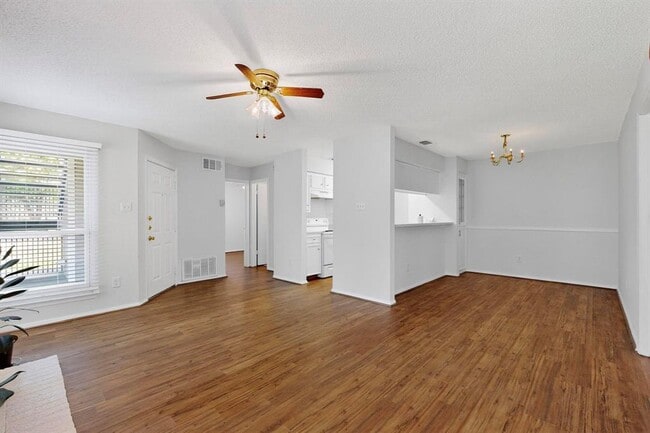 Building Photo - 10616 Mellow Meadow Dr