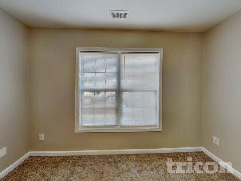 Building Photo - 4053 Laurel Glen Dr