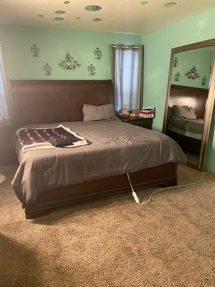 Building Photo - 1050 S Monaco Pky