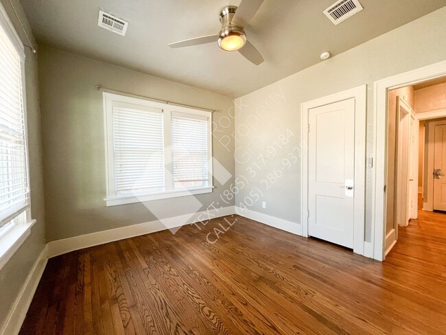 Building Photo - Must See 3 Bedroom/3 Bathroom Home near Ed...