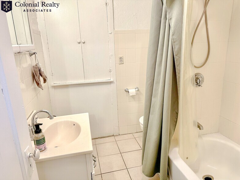 Building Photo - 330 St Paul St