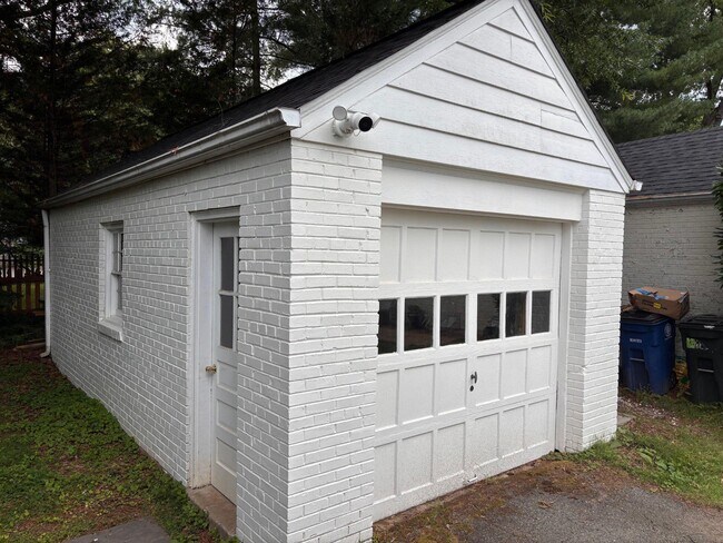 Building Photo - 5602 Pollard Rd