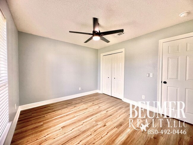 Building Photo - Now Available - 4br/2ba Home near NAS Pensacola back Gate