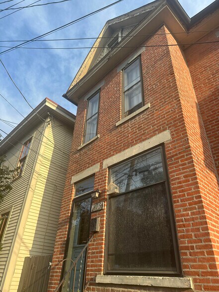 Building Photo - 375 Jackson St