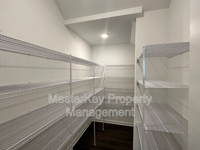 Building Photo - 1202 Briar Gate Dr