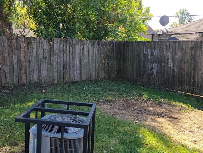 Building Photo - 4054 Byram Ave