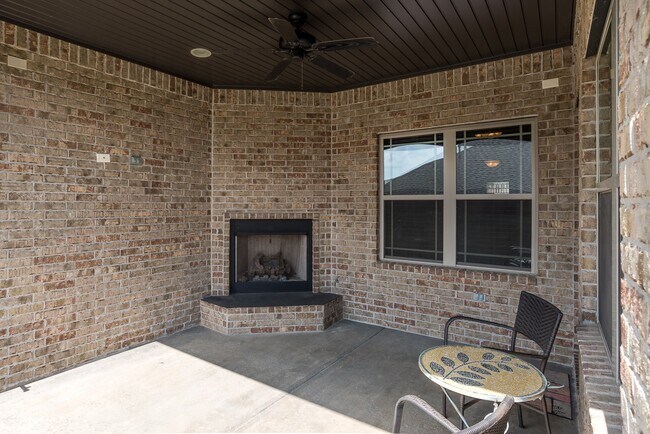 Building Photo - Iveys Subdivision