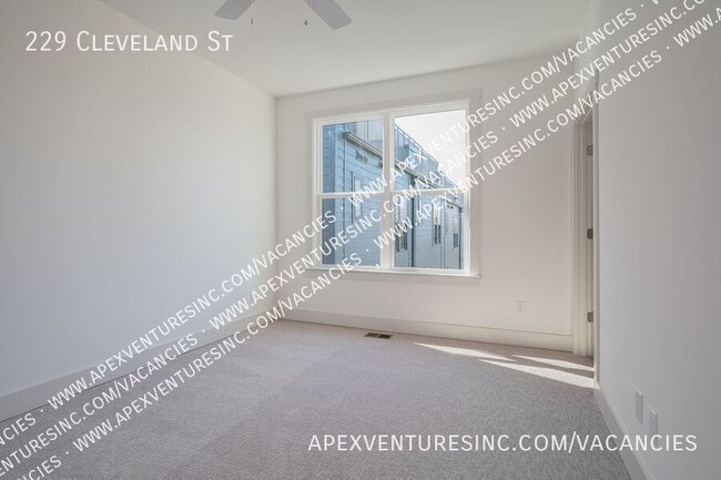 Building Photo - 229 Cleveland St