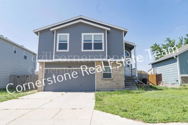 Building Photo - 743 Descendant Dr