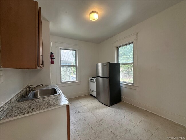 Building Photo - 51 High St