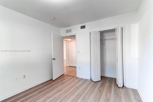 Building Photo - 970 NE 34th Ave
