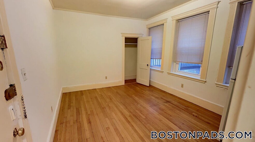 Building Photo - 24 Westland Ave
