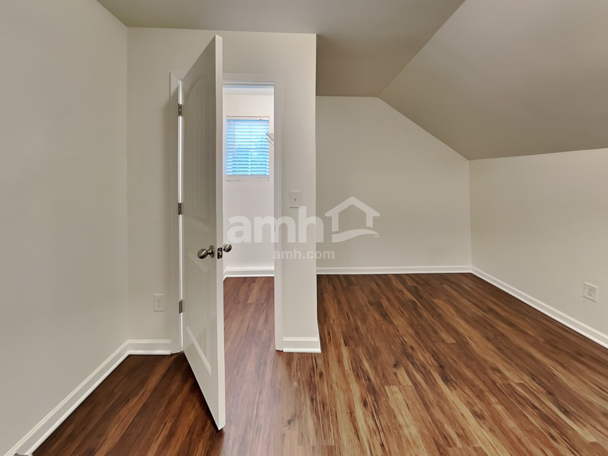 Building Photo - 4123 Oakstone Dr