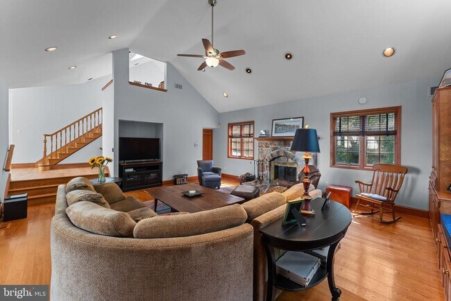 Building Photo - 507 Meadowbrook Cir
