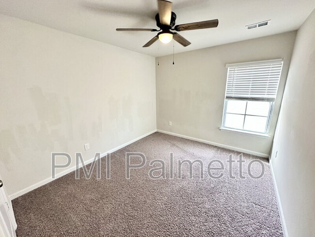 Building Photo - 335 Chetsley Dr