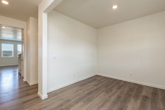 Building Photo - 15898 Little Bluestem Rd
