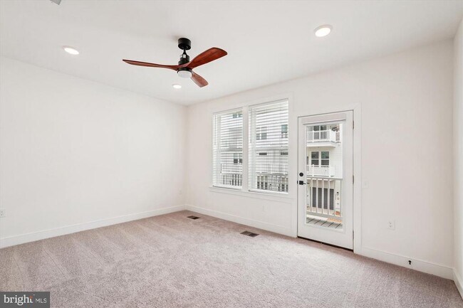 Building Photo - 19820 Lavender Dust Sq