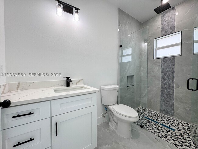 Building Photo - 852 Belden Ave