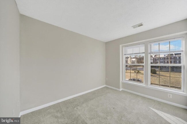 Building Photo - 5032 Finsbury Rd