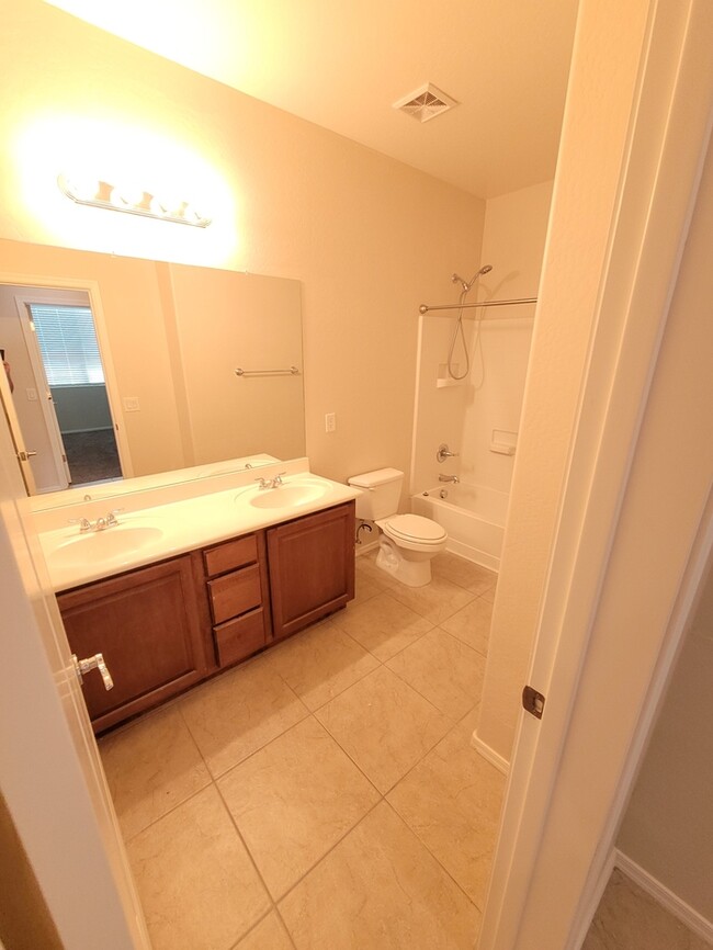 Building Photo - Beautiful 3/2 house for rent in Gilbert