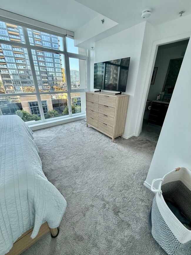 Building Photo - 1431 Pacific Hwy