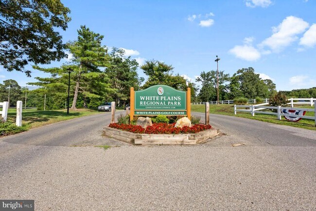 Building Photo - 5525 Peanuts Ln