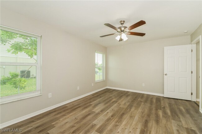 Building Photo - 1202 NE 14th Pl