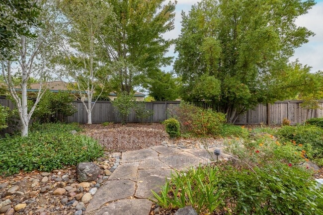 Building Photo - 2713 Robinson Creek Ln