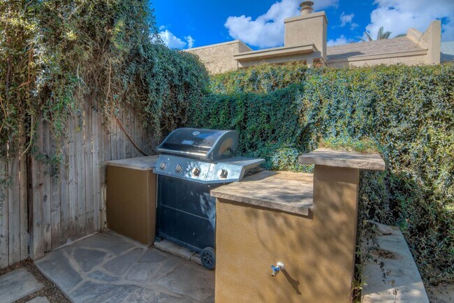 Building Photo - Spacious 4BR in Tucson